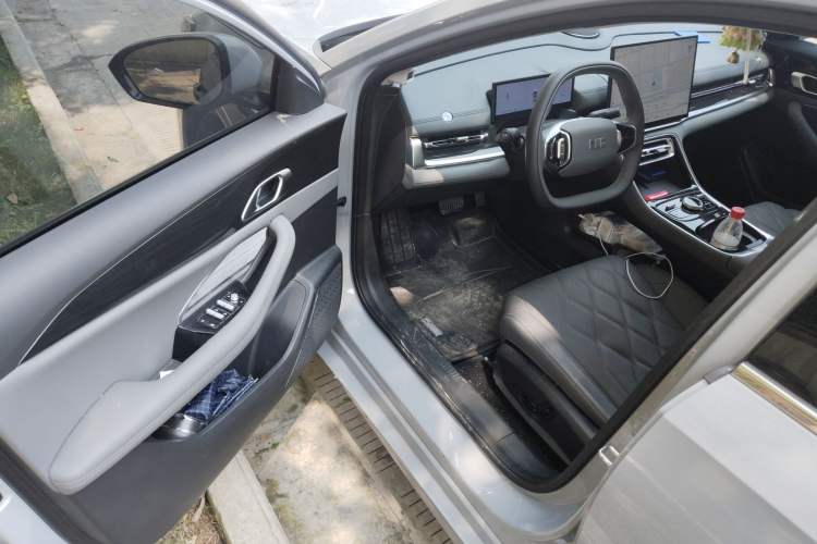 Used Geely Galaxy A7 2025 Model EM-i 70km Exploration Edition Driver Seat