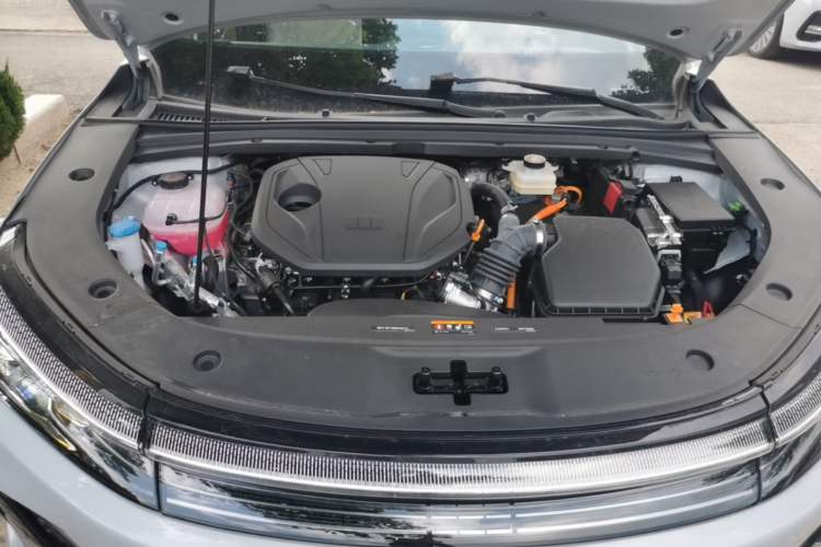 Used Geely Galaxy A7 2025 Model EM-i 150km Prestige Edition Engine Bay