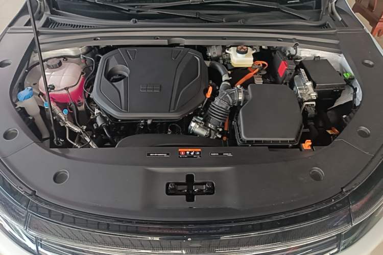 Used Geely Galaxy A7 2025 Model EM-i 70km Exploration Edition Engine Bay