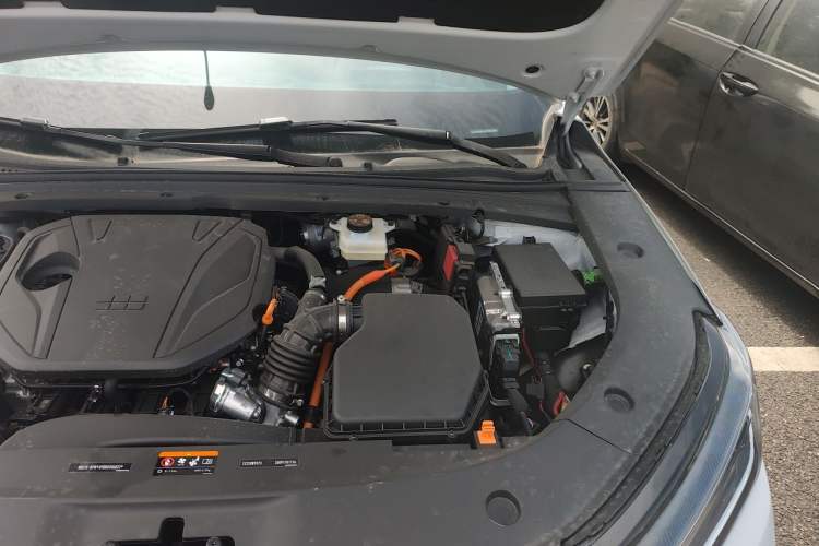 Used Geely Galaxy A7 2025 Model EM-i 150km Starship Edition Engine Bay Left