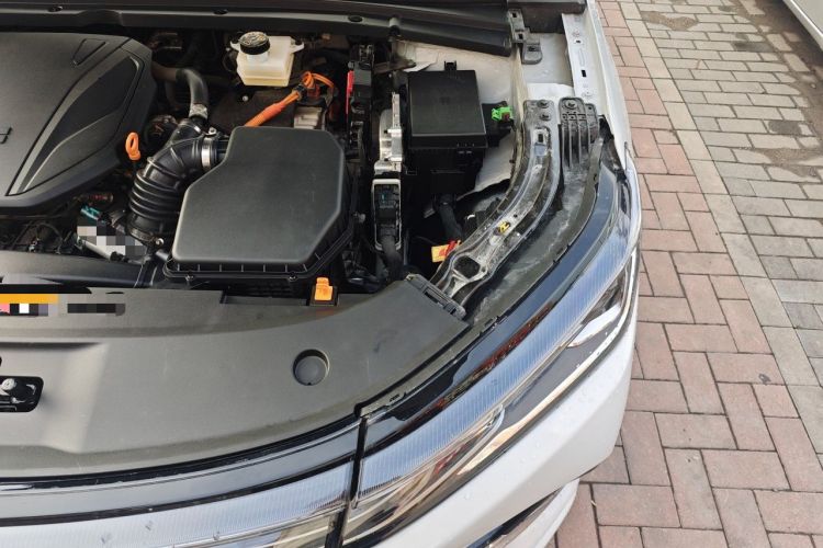 Used Geely Galaxy A7 2025 Model EM-i 70km Luxury Edition Engine Bay Left