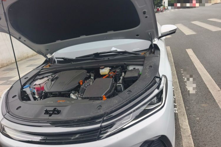 Used Geely Galaxy A7 2025 Model EM-i 150km Prestige Edition Engine Bay Left