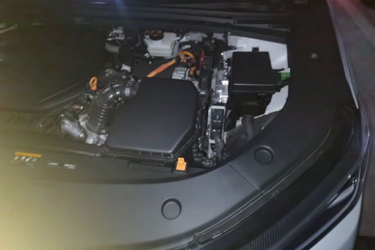 Used Geely Galaxy A7 2025 Model EM-i 150km Prestige Edition Engine Bay Left