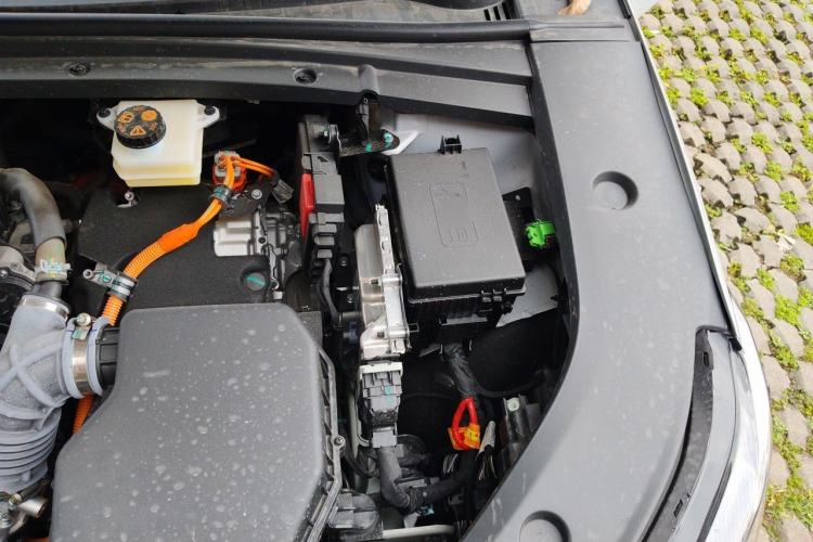 Used Geely Galaxy A7 2025 Model EM-i 70km Launch Edition Engine Bay Left