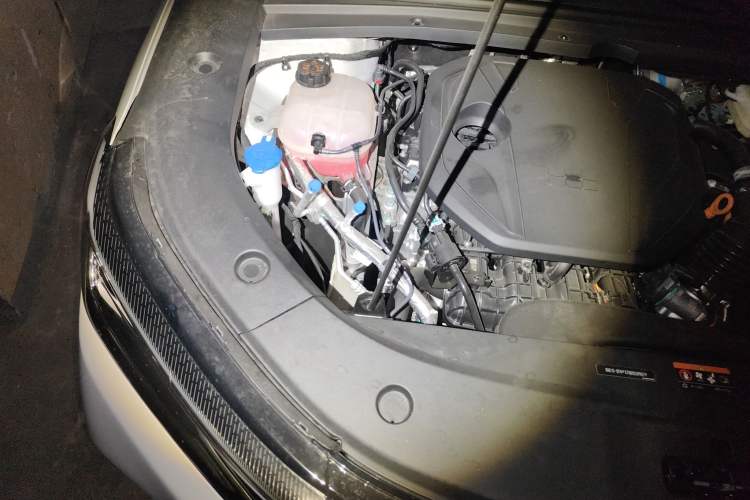 Used Geely Galaxy A7 2025 Model EM-i 70km Launch Edition Engine Bay Right