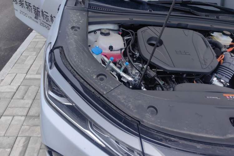 Used Geely Galaxy A7 2025 Model EM-i 150km Starship Edition Engine Bay Right