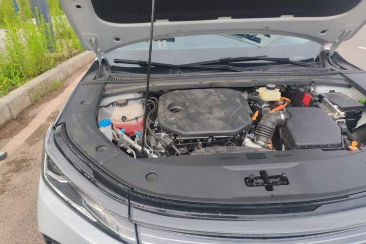 Used Geely Galaxy A7 2025 Model EM-i 70km Exploration Edition Engine Bay Right