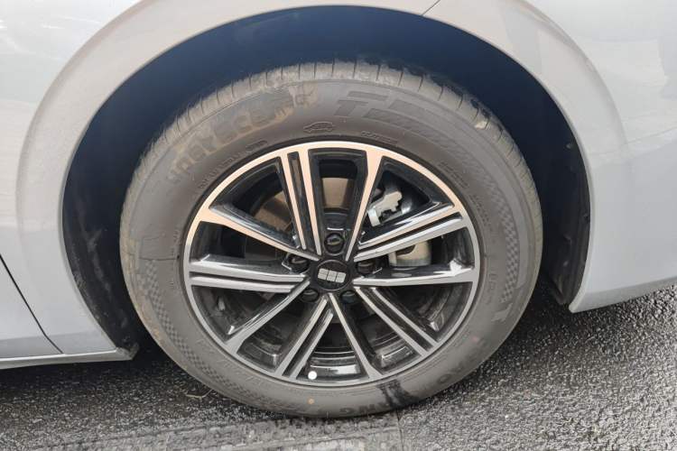 Used Geely Galaxy A7 2025 Model EM-i 70km Luxury Edition Exterior 1