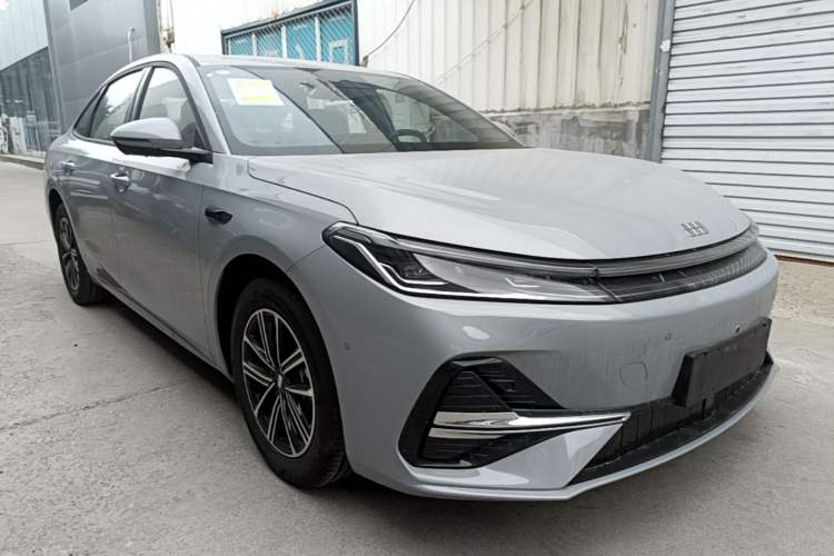 Used Geely Galaxy A7 2025 Model EM-i 70km Launch Edition Exterior 1