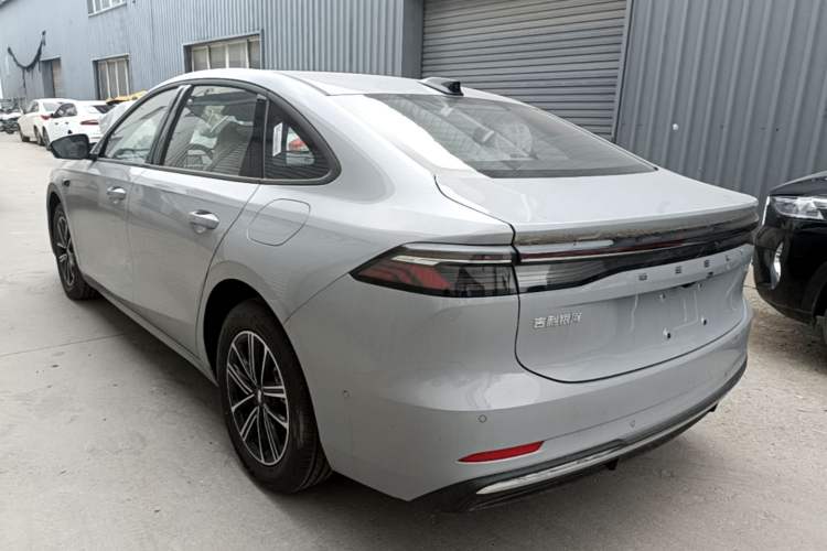 Used Geely Galaxy A7 2025 Model EM-i 70km Launch Edition Exterior 2