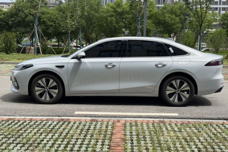 Used Geely Galaxy A7 2025 Model EM-i 150km Exploration+ Edition Exterior 3