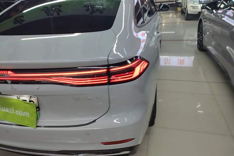 Used Geely Galaxy A7 2025 Model EM-i 70km Luxury Edition Exterior 3