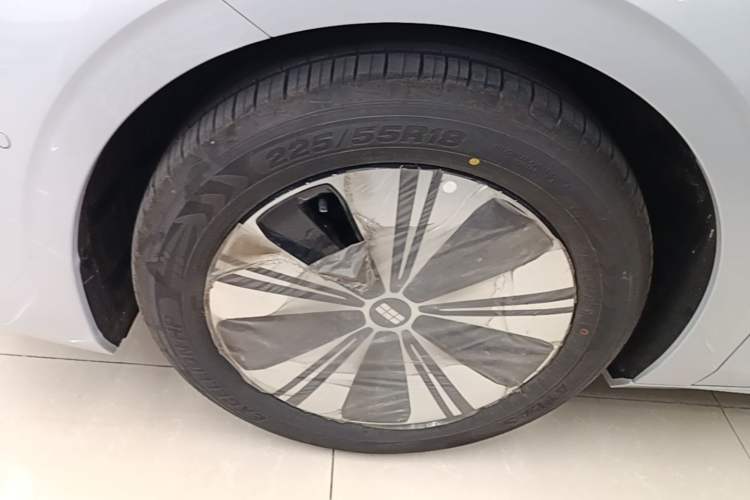 Used Geely Galaxy A7 2025 Model EM-i 150km Exploration+ Edition Exterior 4