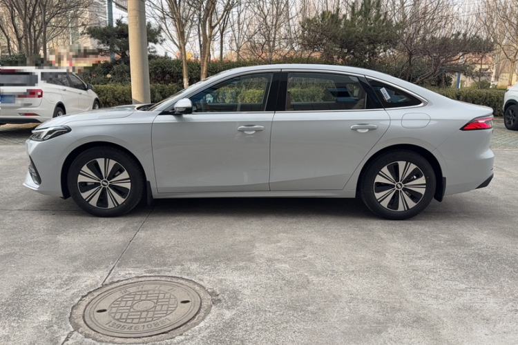 Used Geely Galaxy A7 2025 Model EM-i 150km Prestige Edition Exterior 7