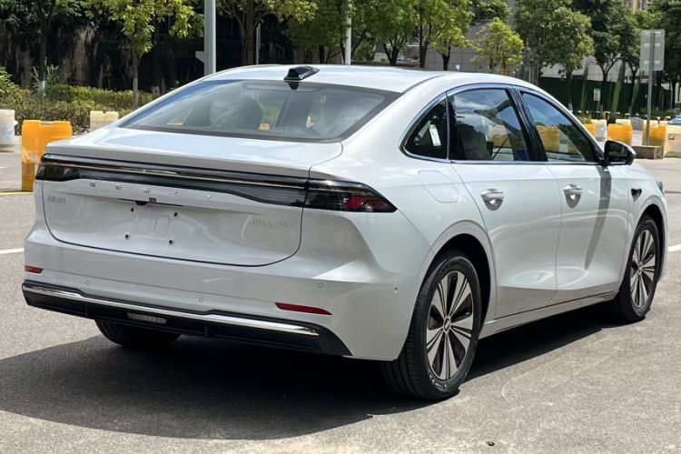 Used Geely Galaxy A7 2025 Model EM-i 150km Long-Distance Edition Exterior 9