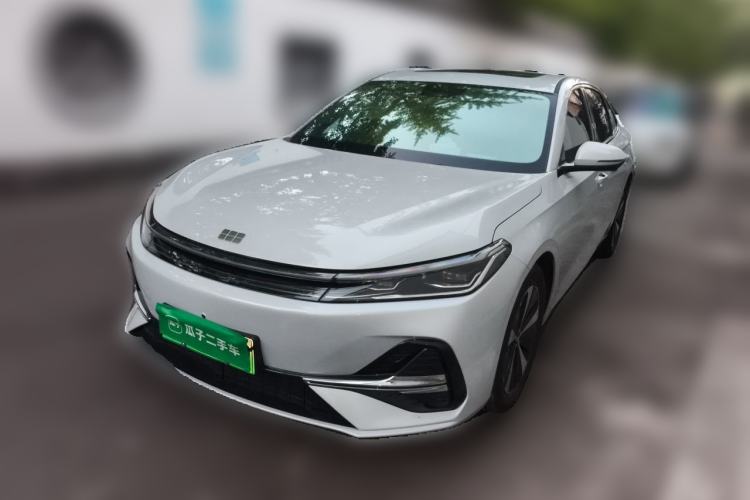 Geely Galaxy A7 2025 Model EM-i 150km Prestige Edition