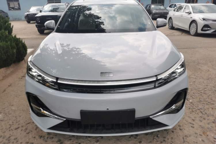 Used Geely Galaxy A7 2025 Model EM-i 150km Prestige Edition Front