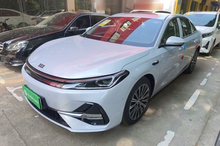 Geely Galaxy A7 2025 — фото 1