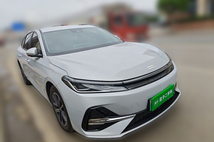 Used Geely Galaxy A7 2025 Model EM-i 70km Luxury Edition Front Right 45 Deg