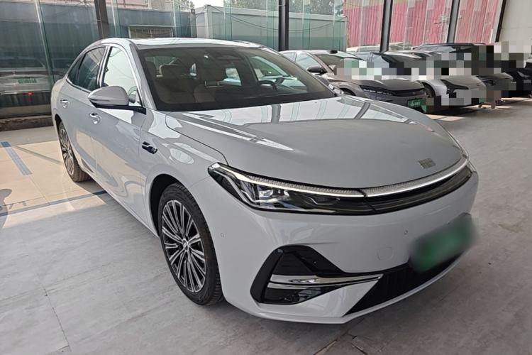 Used Geely Galaxy A7 2025 Model EM-i 150km Starship Edition Front Right 45 Deg