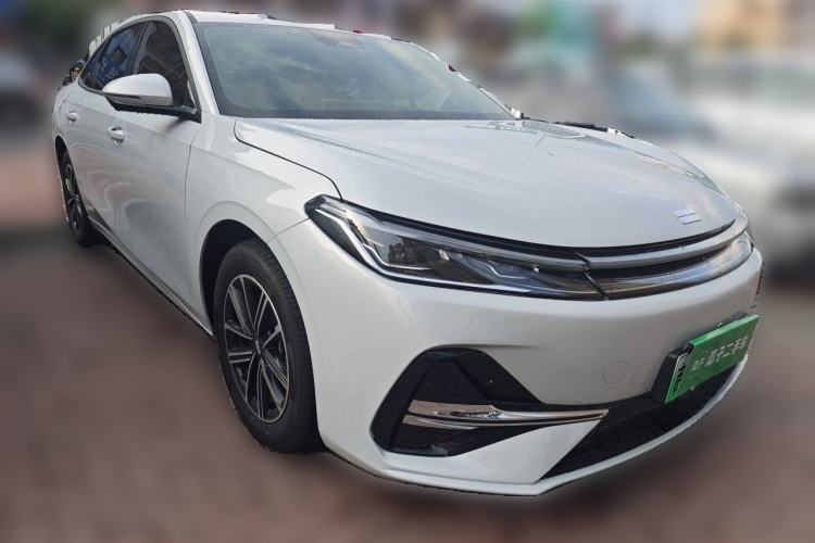 Used Geely Galaxy A7 2025 Model EM-i 70km Luxury Edition Front Right 45 Deg