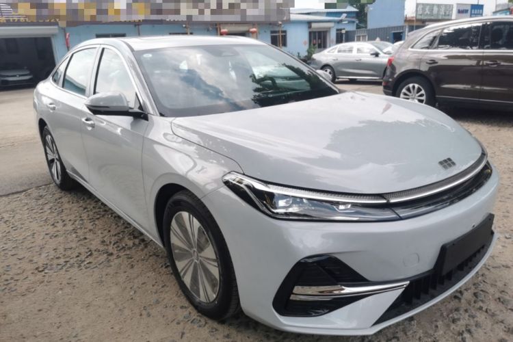 Used Geely Galaxy A7 2025 Model EM-i 150km Prestige Edition Front Right 45 Deg