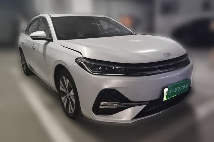 Used Geely Galaxy A7 2025 Model EM-i 150km Prestige Edition Front Right 45 Deg