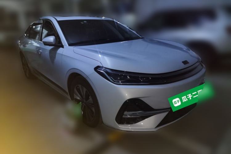 Used Geely Galaxy A7 2025 Model EM-i 150km Prestige Edition Front Right 45 Deg