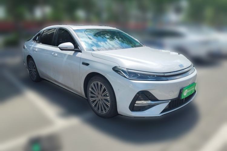Used Geely Galaxy A7 2025 Model EM-i 150km Starship Edition Front Right 45 Deg