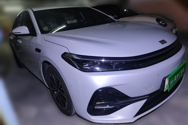 Used Geely Galaxy A7 2025 Model EM-i 70km Launch Edition Front Right 45 Deg