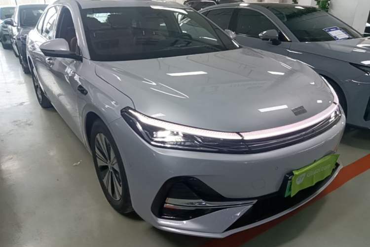 Used Geely Galaxy A7 2025 Model EM-i 150km Exploration+ Edition Front Right 45 Deg