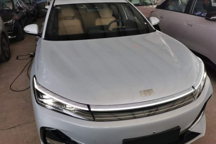 Used Geely Galaxy A7 2025 Model EM-i 150km Prestige Edition Front