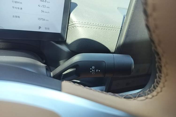 Used Geely Galaxy A7 2025 Model EM-i 150km Exploration+ Edition Gear Lever