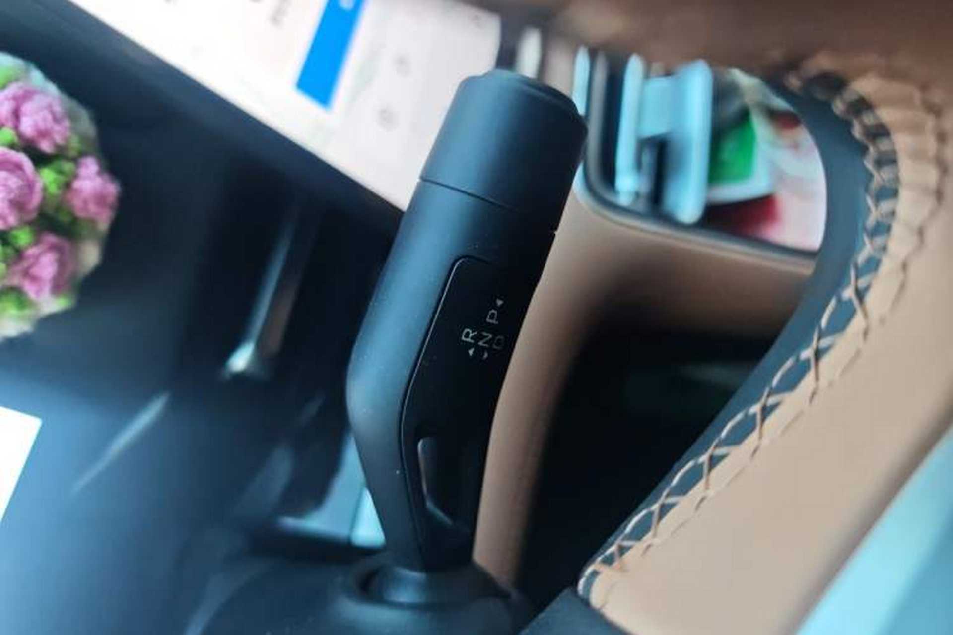 Used Geely Galaxy A7 2025 Model EM-i 70km Exploration Edition Gear Lever