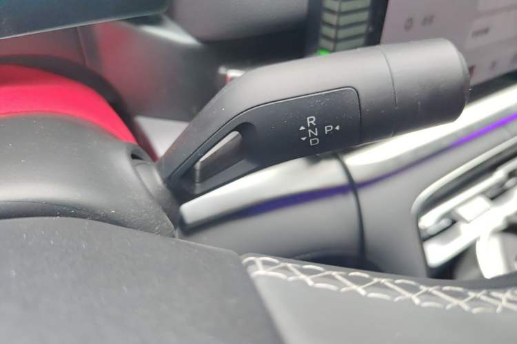 Used Geely Galaxy A7 2025 Model EM-i 70km Luxury Edition Gear Lever