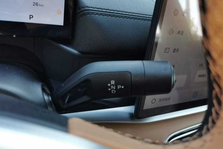 Used Geely Galaxy A7 2025 Model EM-i 150km Starship Edition Gear Lever