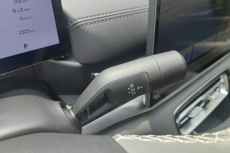 Used Geely Galaxy A7 2025 Model EM-i 150km Exploration+ Edition Gear Lever