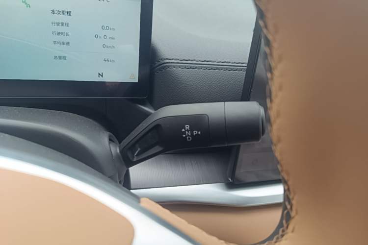 Used Geely Galaxy A7 2025 Model EM-i 150km Prestige Edition Gear Lever