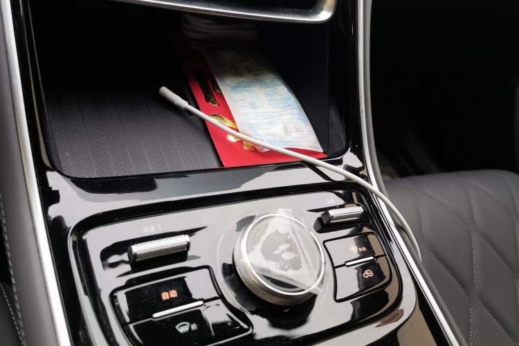 Used Geely Galaxy A7 2025 Model EM-i 70km Luxury Edition Gear Lever