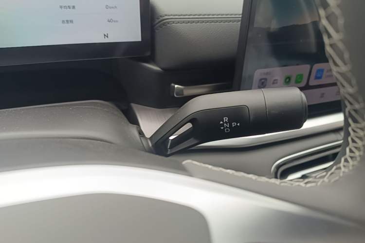 Used Geely Galaxy A7 2025 Model EM-i 150km Prestige Edition Gear Lever