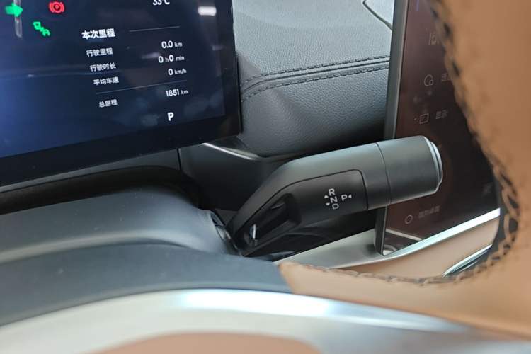 Used Geely Galaxy A7 2025 Model EM-i 150km Starship Edition Gear Lever