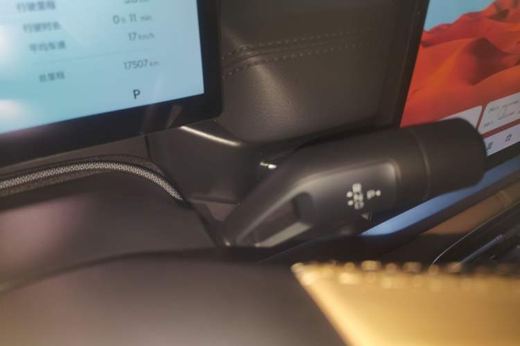 Used Geely Galaxy A7 2025 Model EM-i 150km Prestige Edition Gear Lever