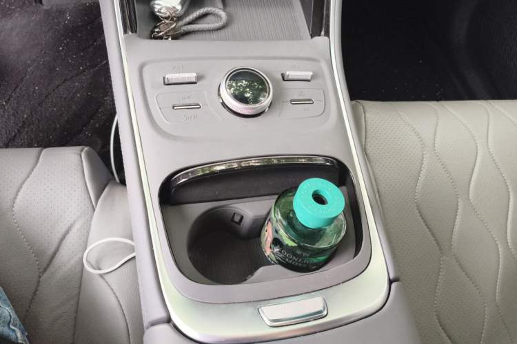 Used Geely Galaxy A7 2025 Model EM-i 150km Exploration+ Edition Gear Lever