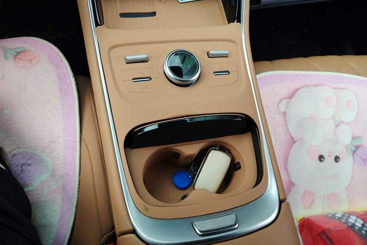 Used Geely Galaxy A7 2025 Model EM-i 70km Launch Edition Gear Lever