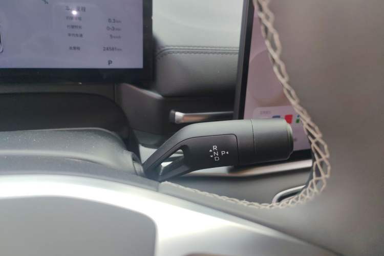 Used Geely Galaxy A7 2025 Model EM-i 70km Exploration Edition Gear Lever