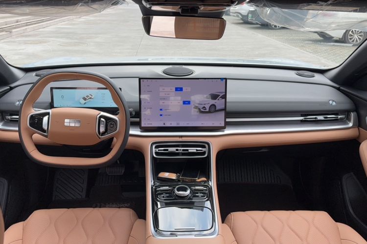 Used Geely Galaxy A7 2025 Model EM-i 150km Prestige Edition Interior 3