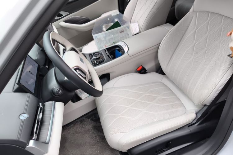 Used Geely Galaxy A7 2025 Model EM-i 150km Starship Edition Interior 3
