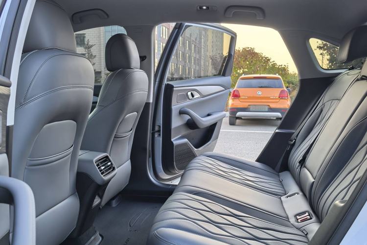 Used Geely Galaxy A7 2025 Model EM-i 70km Luxury Edition Interior 4