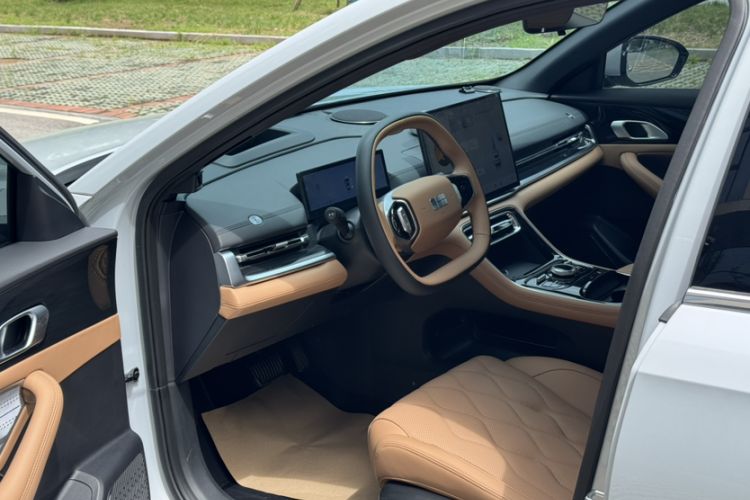 Used Geely Galaxy A7 2025 Model EM-i 150km Exploration+ Edition Interior 5