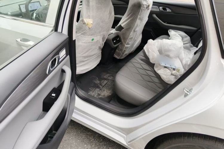 Used Geely Galaxy A7 2025 Model EM-i 150km Long-Distance Edition Interior 5